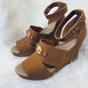 Nautica Womens Camel Open Toe Platform Wedge 10M